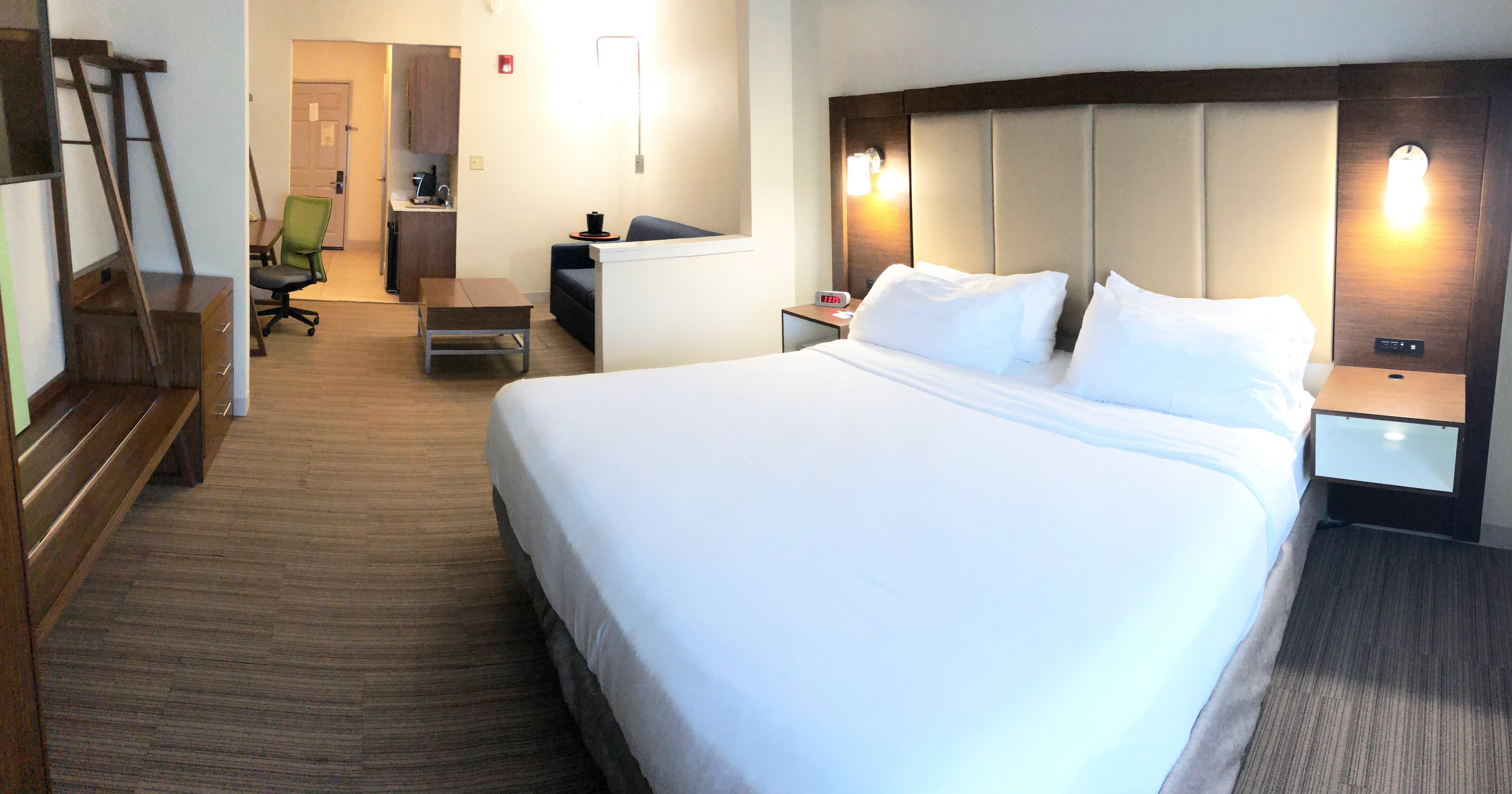 Holiday Inn Express Hotel & Suites Greenville By Ihg Exterior photo