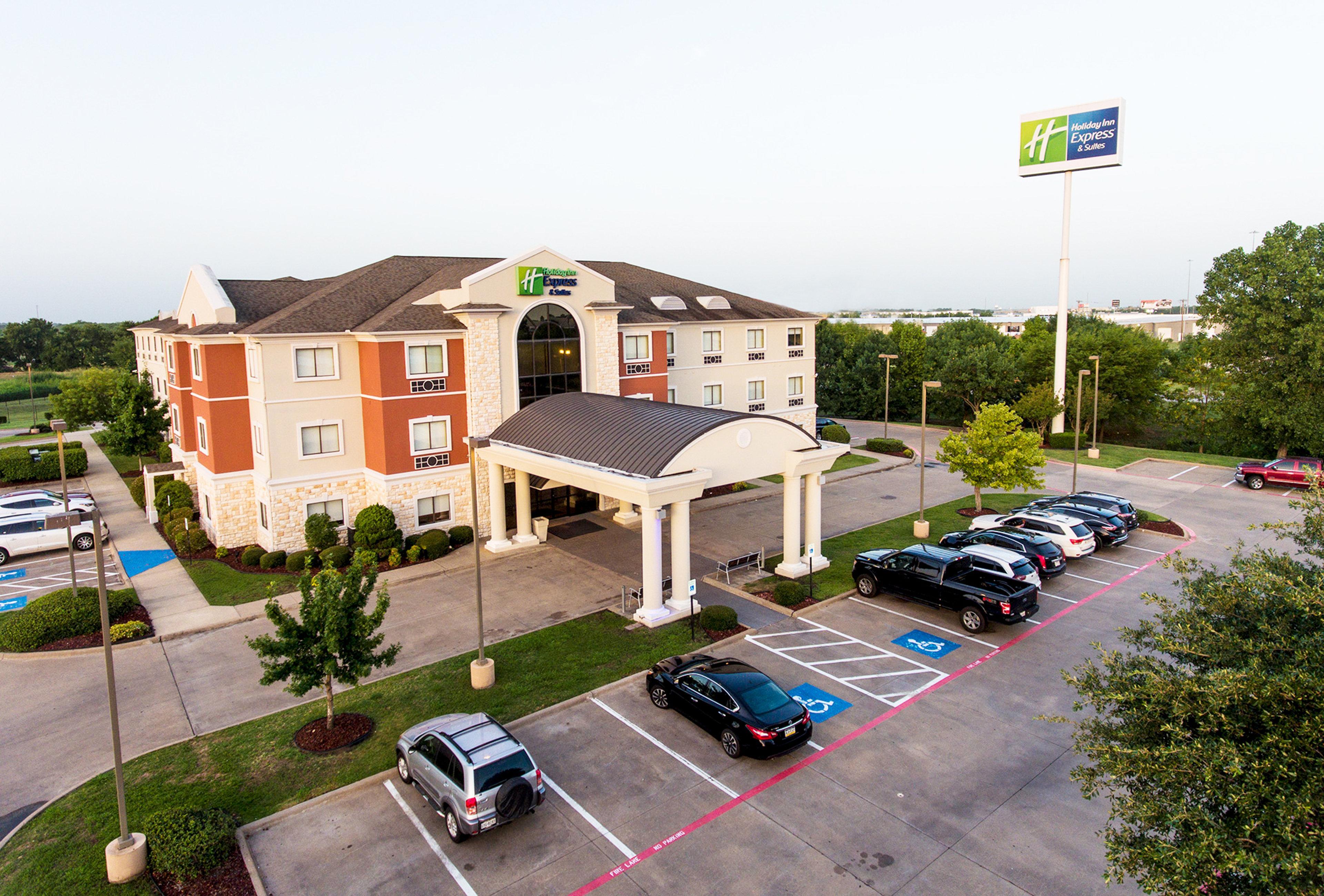 Holiday Inn Express Hotel & Suites Greenville By Ihg Exterior photo