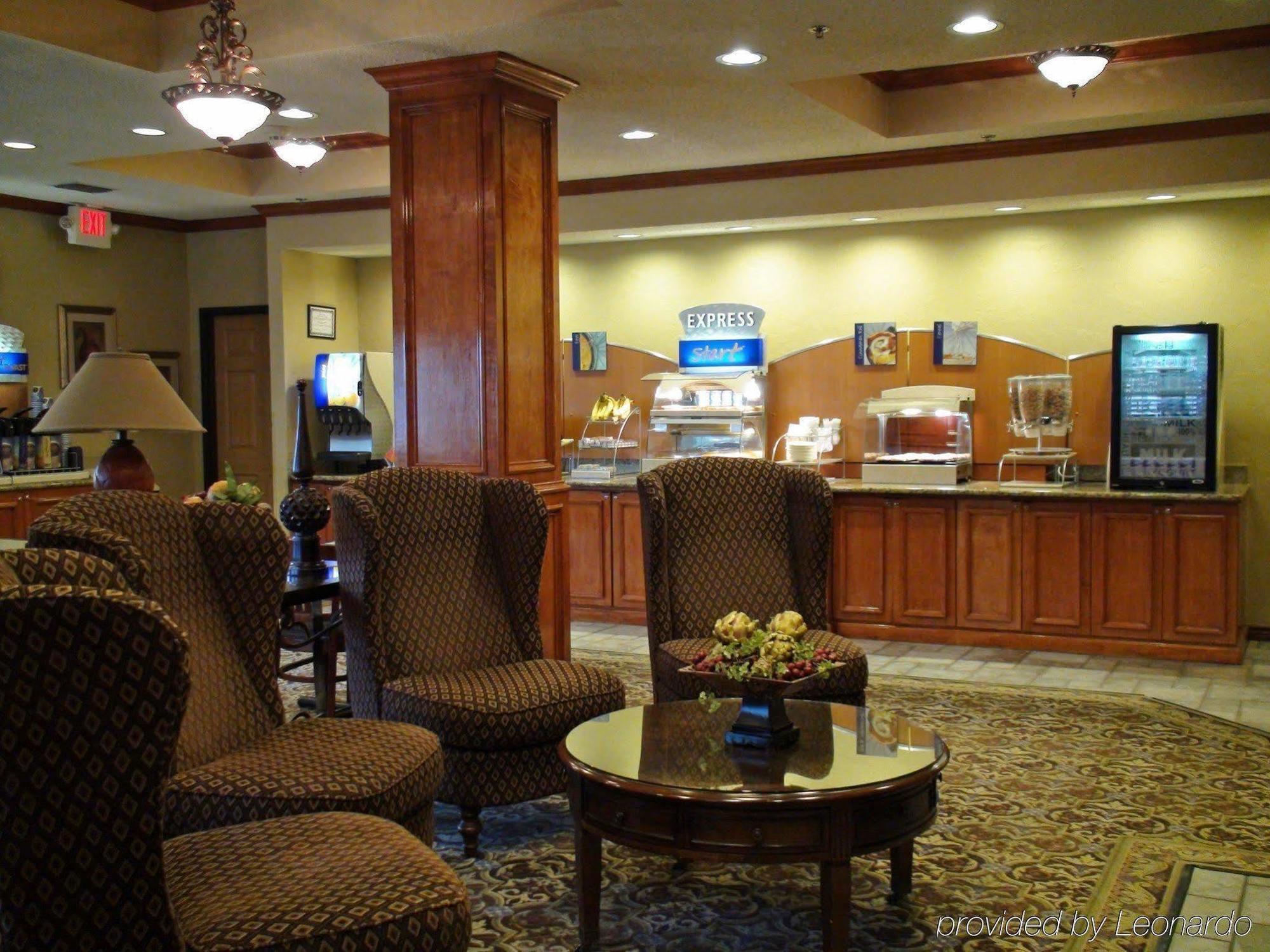 Holiday Inn Express Hotel & Suites Greenville By Ihg Exterior photo