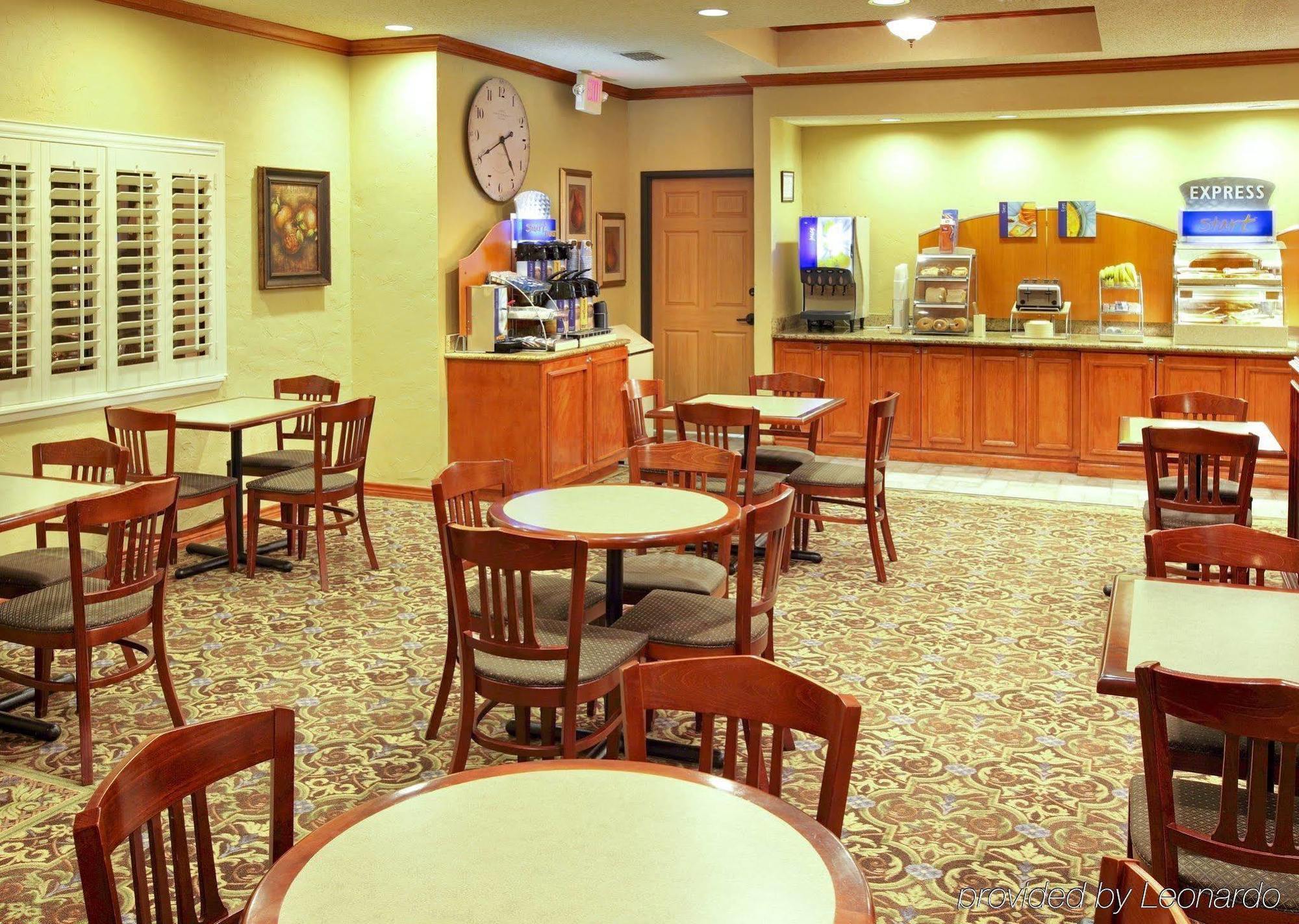 Holiday Inn Express Hotel & Suites Greenville By Ihg Exterior photo