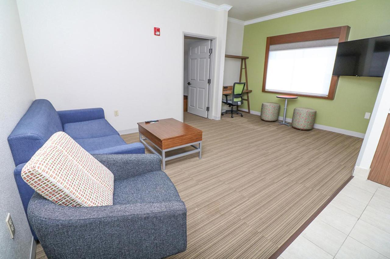 Holiday Inn Express Hotel & Suites Greenville By Ihg Exterior photo