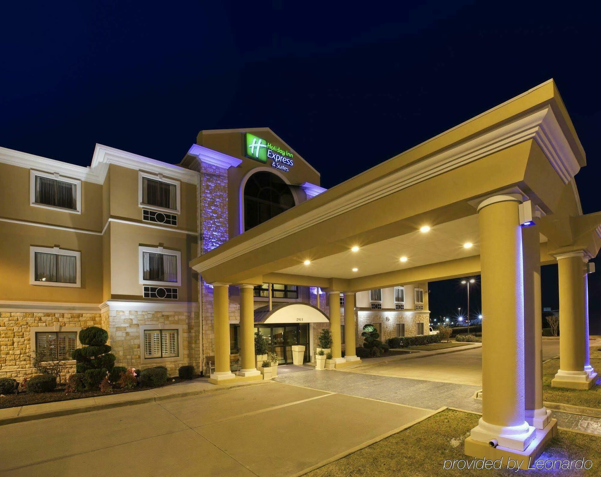 Holiday Inn Express Hotel & Suites Greenville By Ihg Exterior photo