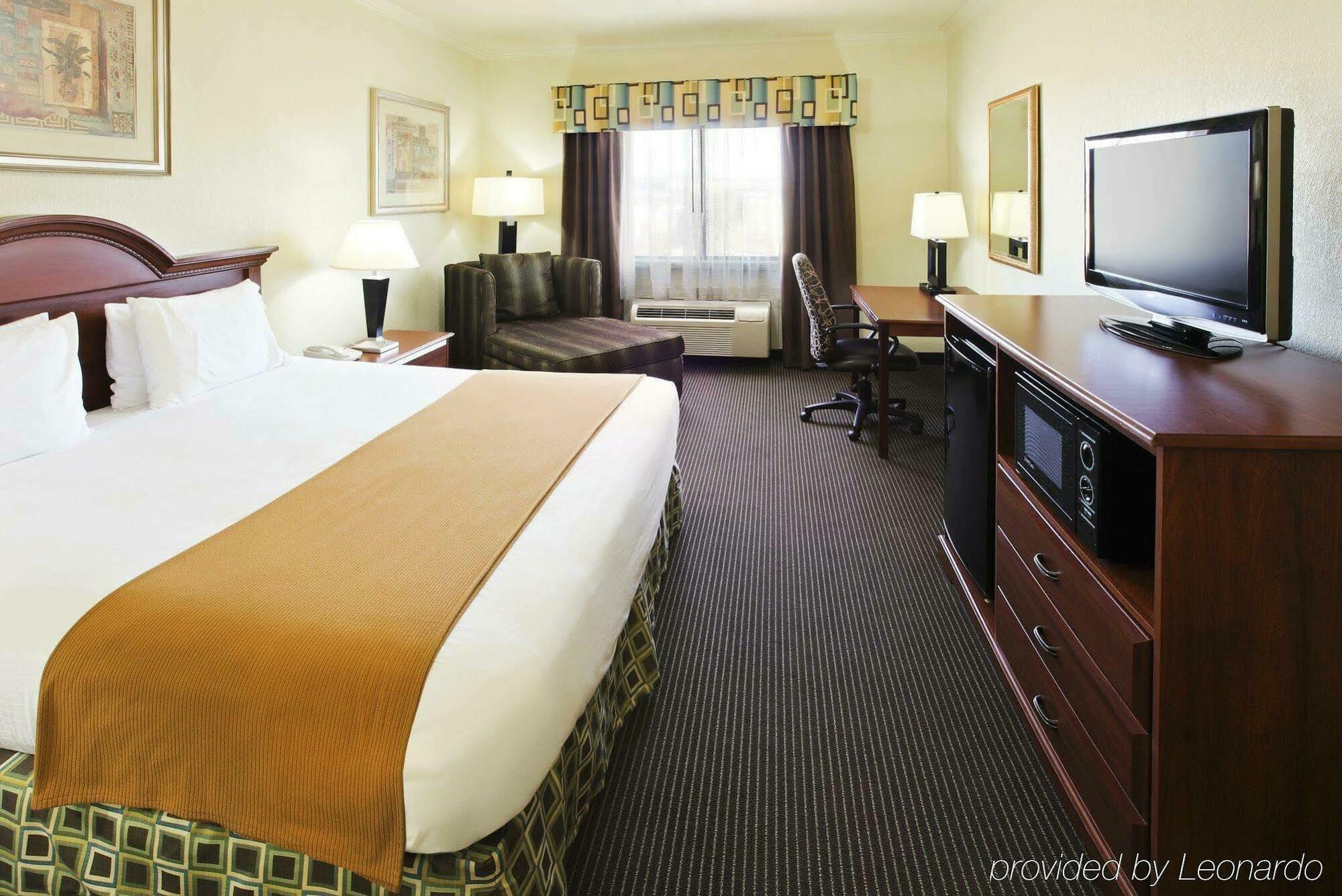 Holiday Inn Express Hotel & Suites Greenville By Ihg Room photo